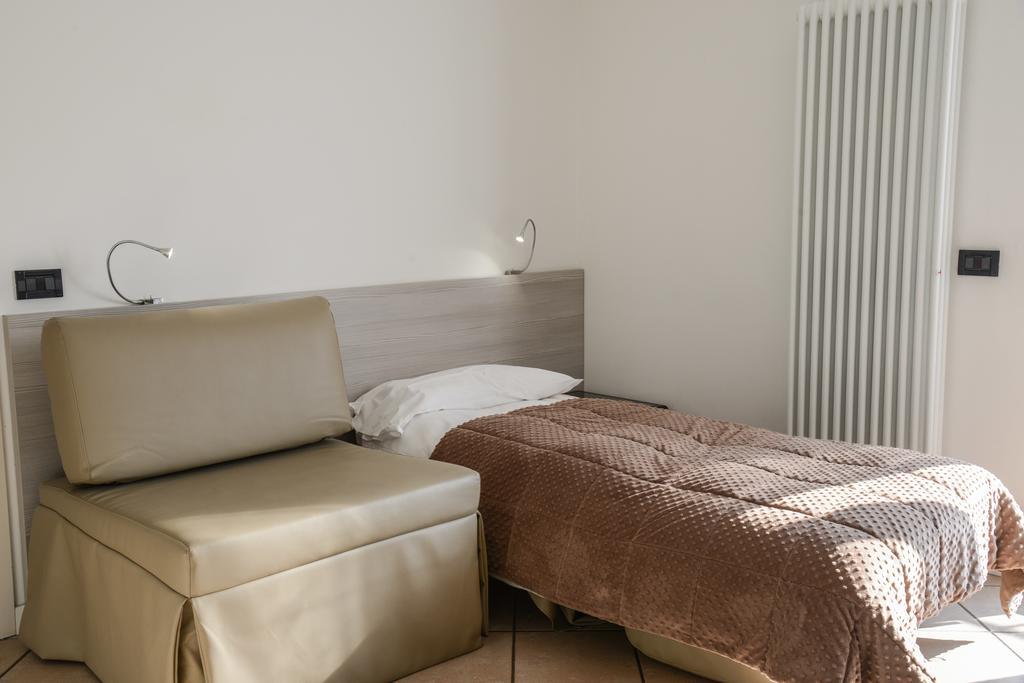 Residence Franca B&B Arco Habitación foto